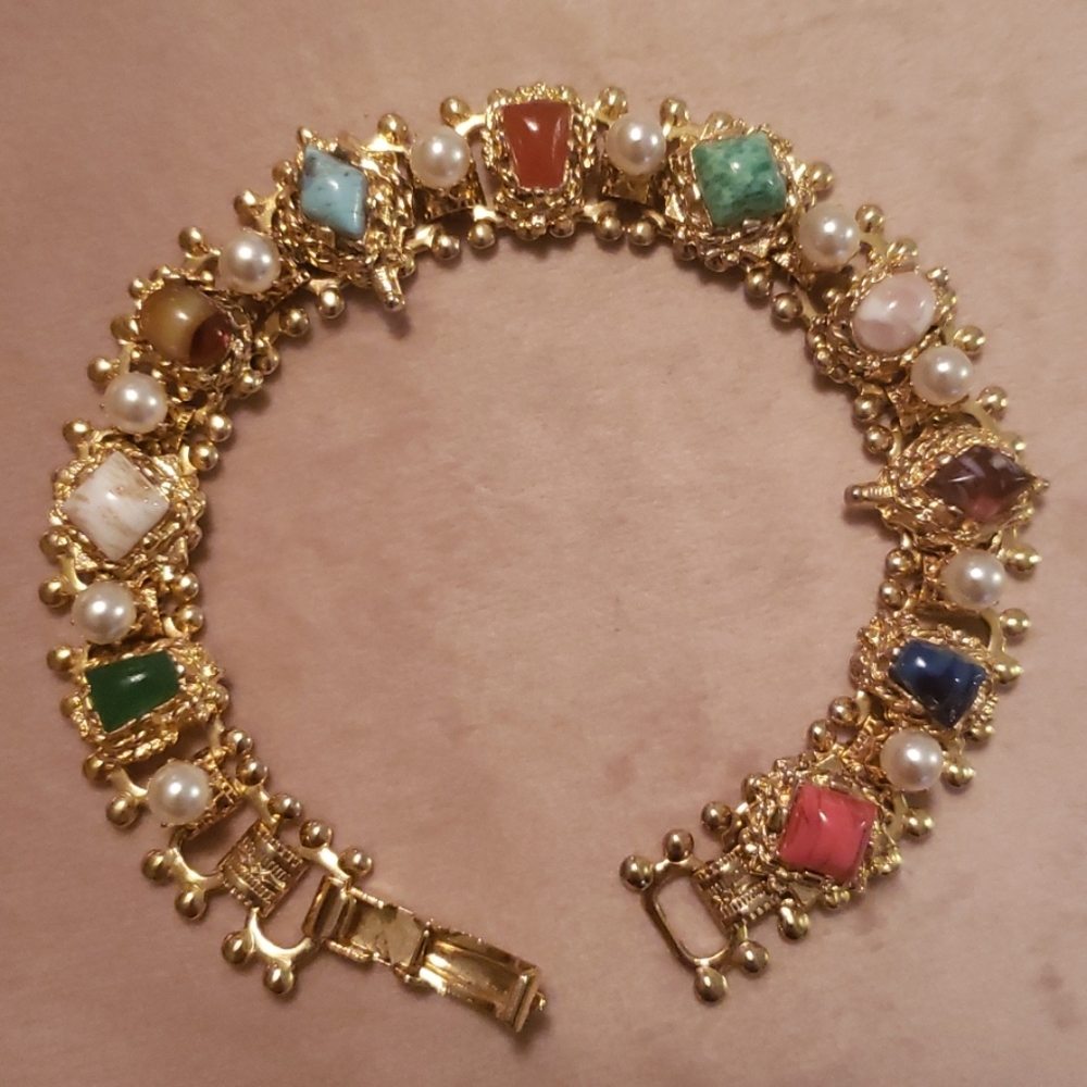 Vintage Gold Tone Bracelet
